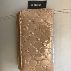 Gorgeous tan wallet with chain